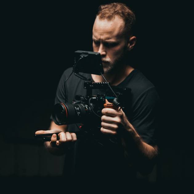 pexels-kyle-loftus-3379937-scaled